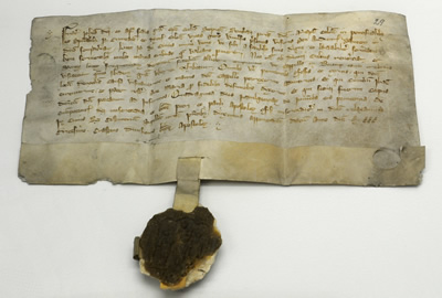 Ablassbrief von 1330, rund 2 Jahrhunderte vor Luthers Thesenanschlag in Wittenberg (Quelle: Pfarrarchiv St. Cyriakus)